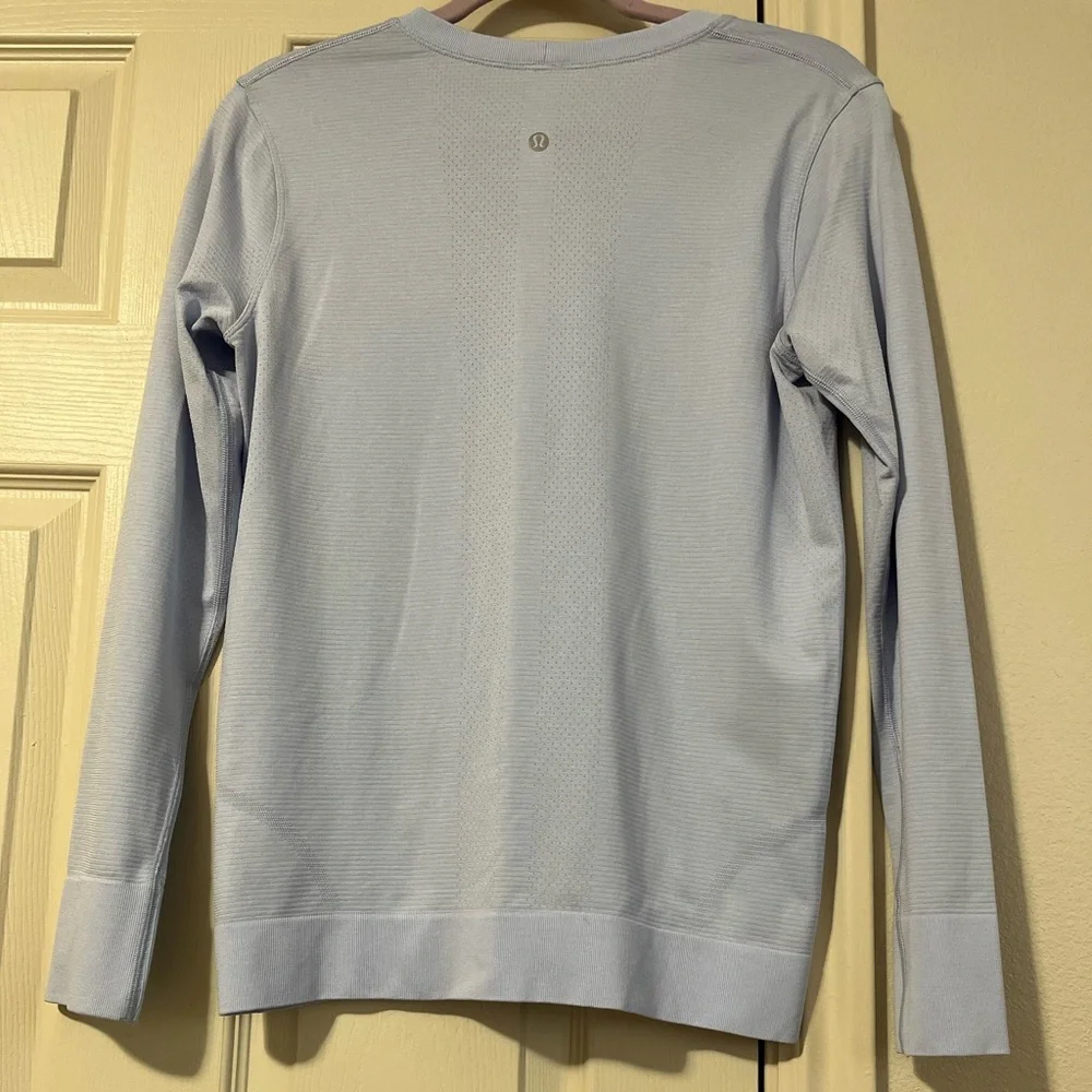 Lululemon Swiftly Tech Relaxed Light Blue Long Sleeve Top Women’s Size 6